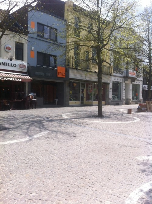 Llva_120419_35_765x1024