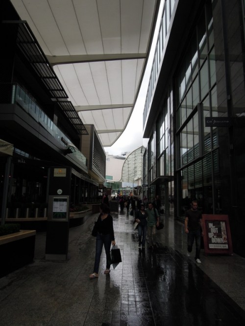 102012_june_london_shopping_cent