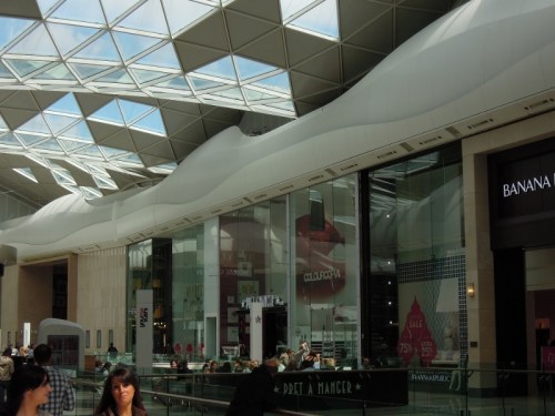 32012_june_london_shopping_cent